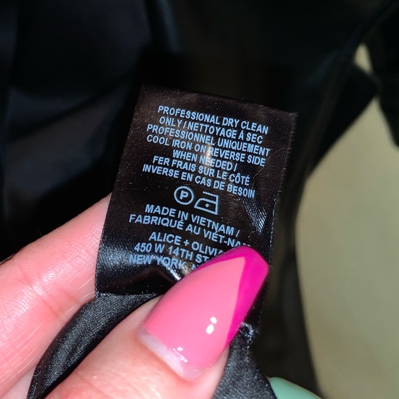 Alice & Olivia Nevada VEGAN Leather Coat –– NWT - Picture 17 of 17